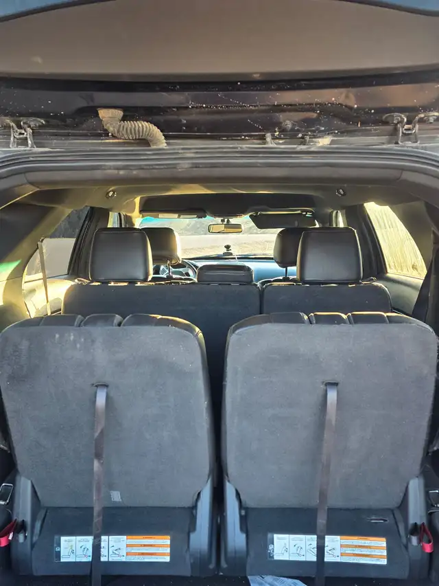 2013 ford explorer xlt fully loaded - Photo 3