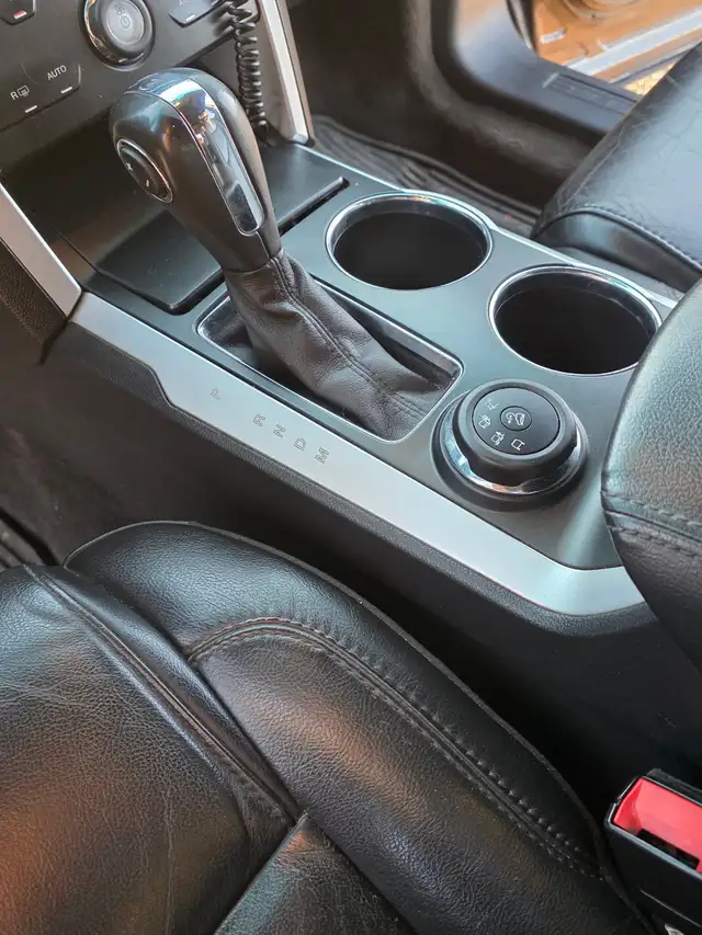 2013 ford explorer xlt fully loaded - Photo 6