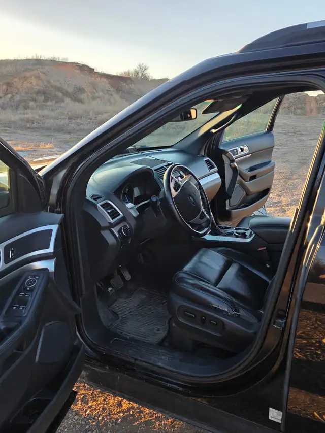 2013 ford explorer xlt fully loaded - Photo 7