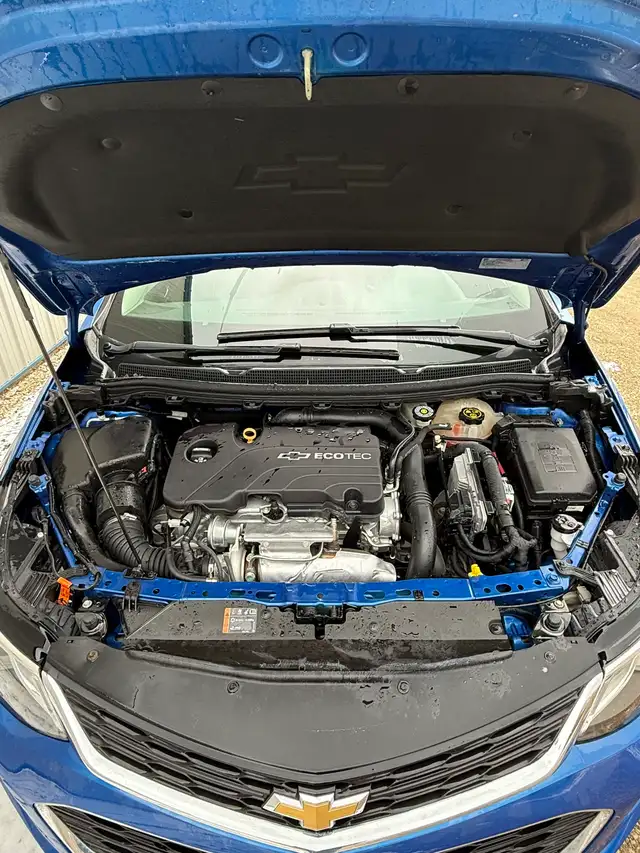 2017 Chevrolet Cruze LT Turbo - Photo 3