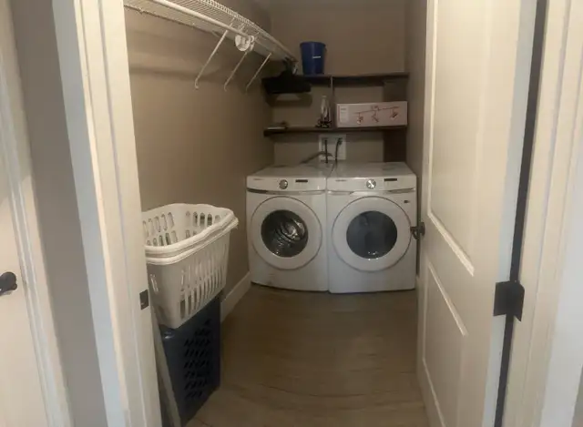 Fully Furnished 2bed2bath Legal Walkout Suite in Eagle Ridge - Photo 3