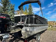 2023 Crest Classic Pontoon