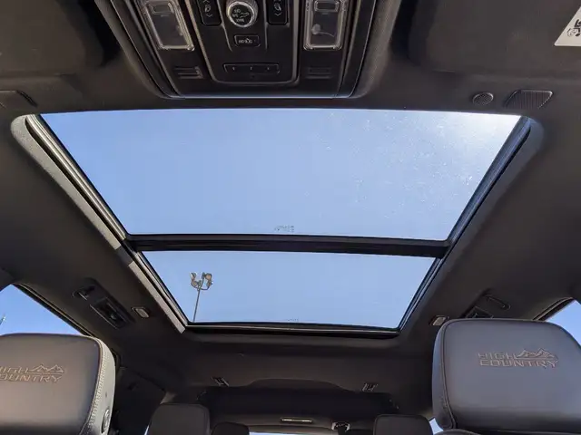 2024 Chevrolet Tahoe High Country Touch Nav/Pano Sunroof/3.0L Di - Photo 2