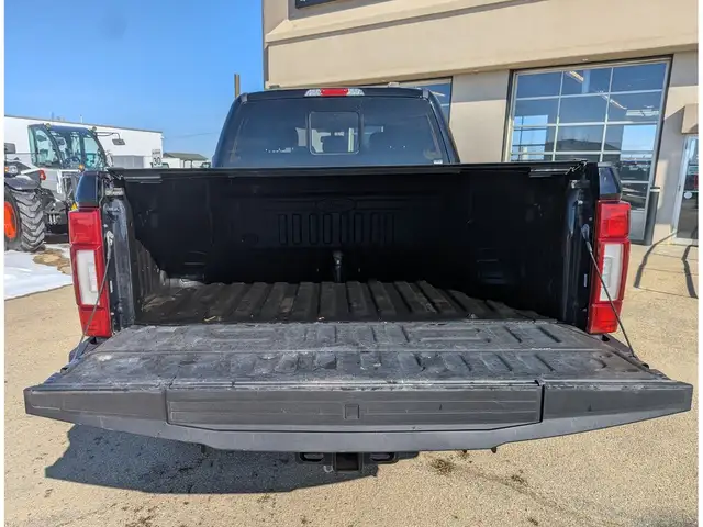 2022 Ford F-350 LARIAT 6.7L Diesel/Touchscreen Nav/Camera - Photo 10