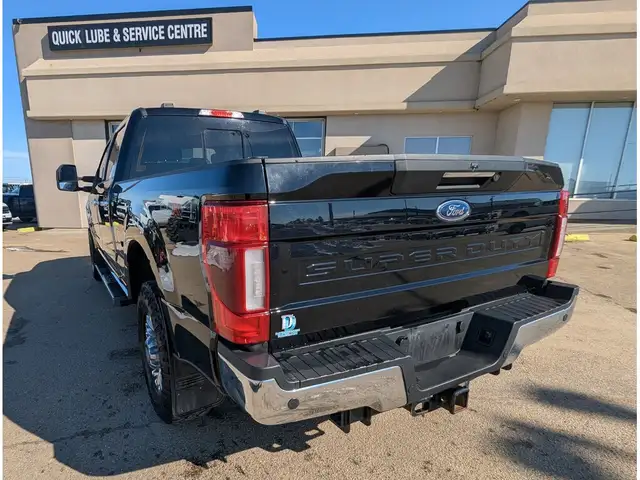 2022 Ford F-350 LARIAT 6.7L Diesel/Touchscreen Nav/Camera - Photo 11