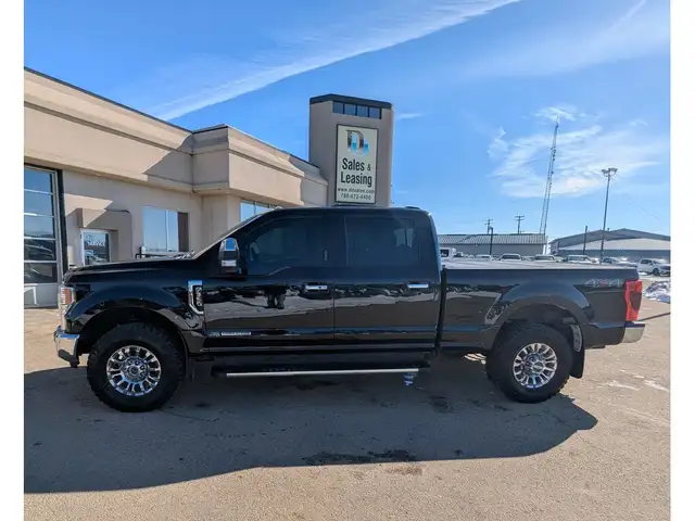 2022 Ford F-350 LARIAT 6.7L Diesel/Touchscreen Nav/Camera - Photo 12
