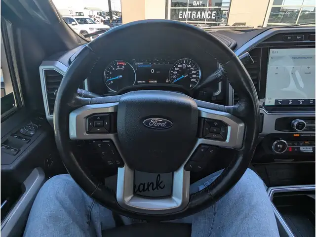 2022 Ford F-350 LARIAT 6.7L Diesel/Touchscreen Nav/Camera - Photo 15
