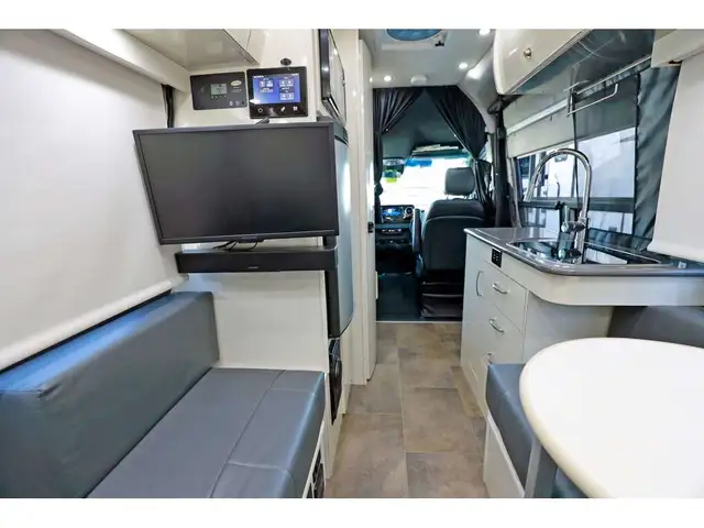 2021 Pleasure-Way Ascent Mercedes Sprinter 19 pieds Diesel - Photo 14
