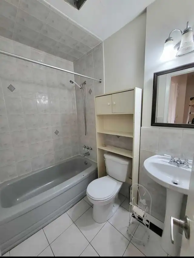 3 1 bedroom 3 washroom full townhouse Brampton for rent - Photo 8