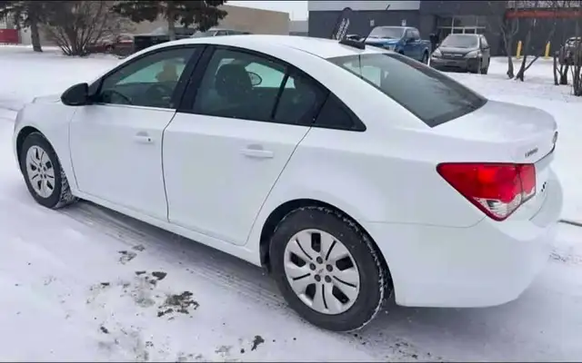2015 Chevy Cruze - Photo 2