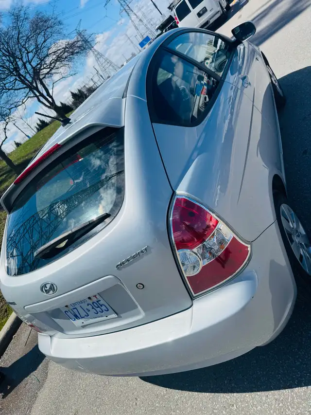 2011 Hyundai Accent Sport Manual ( LOW KM ) - Photo 8