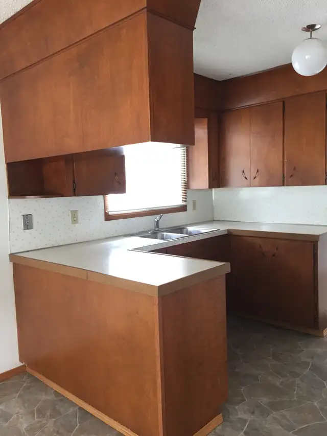 Half Duplex for Rent in Huntington NW Calgary - Photo 9