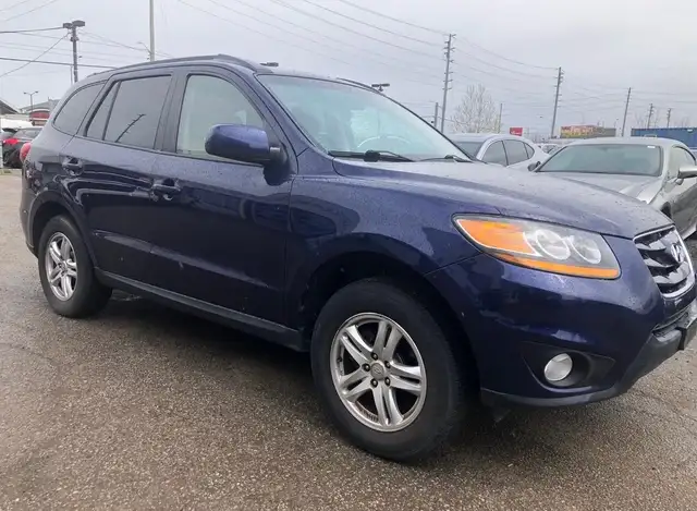 2010 Hyundai Santa Fe GL, AS-IS - Photo 2