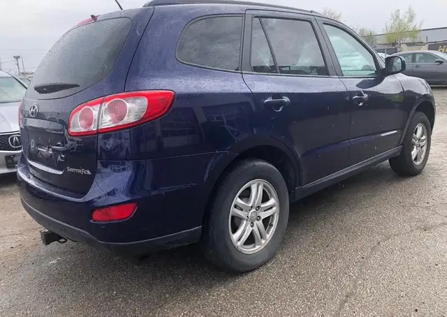 2010 Hyundai Santa Fe GL, AS-IS - Photo 5