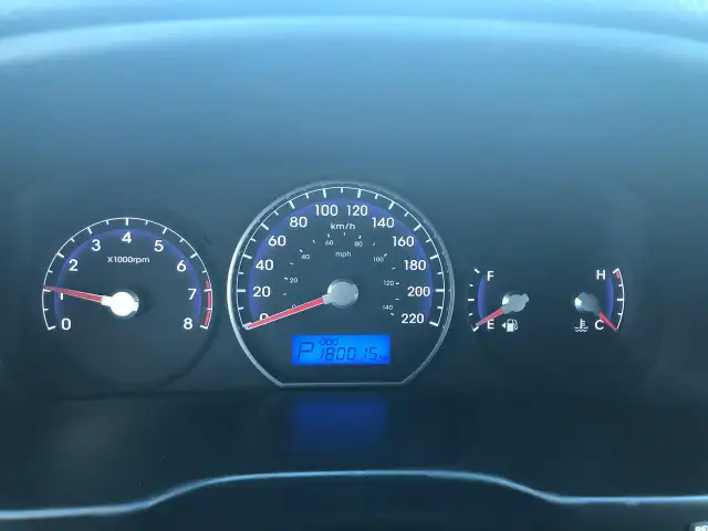 2010 Hyundai Santa Fe GL, AS-IS - Photo 7