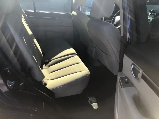 2010 Hyundai Santa Fe GL, AS-IS - Photo 12