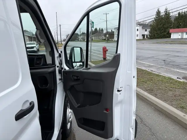 2024 Ford Transit 250 , AWD , Allongé , Toit Haut - Photo 15