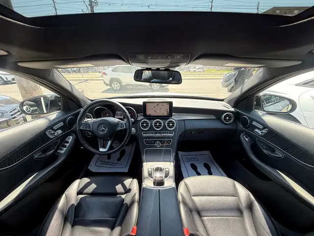 2016 Mercedes-Benz C-Class //AMG PKG | PANO | NAVI | LOADED - Photo 2