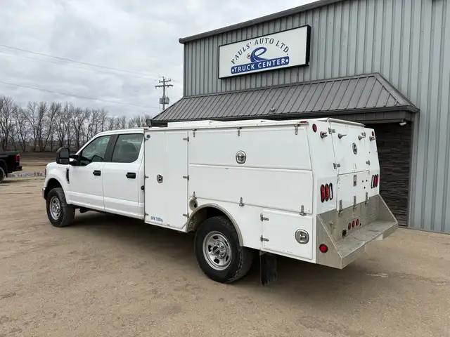 2021 Ford F-350 Crew Cab Service Body 4x4 XL 6.2L - Rebuilt Titl - Photo 2