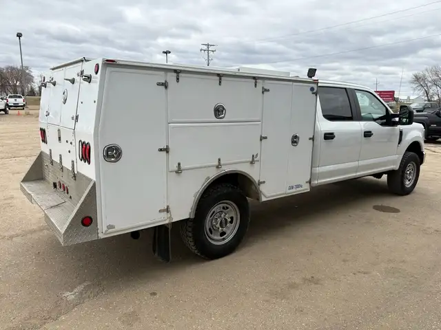 2021 Ford F-350 Crew Cab Service Body 4x4 XL 6.2L - Rebuilt Titl - Photo 4