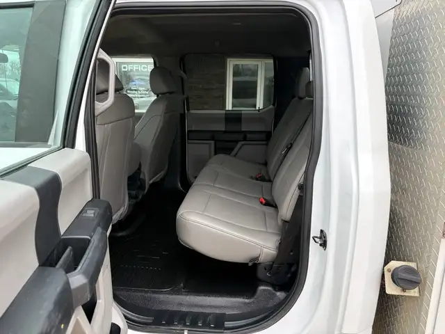 2021 Ford F-350 Crew Cab Service Body 4x4 XL 6.2L - Rebuilt Titl - Photo 15