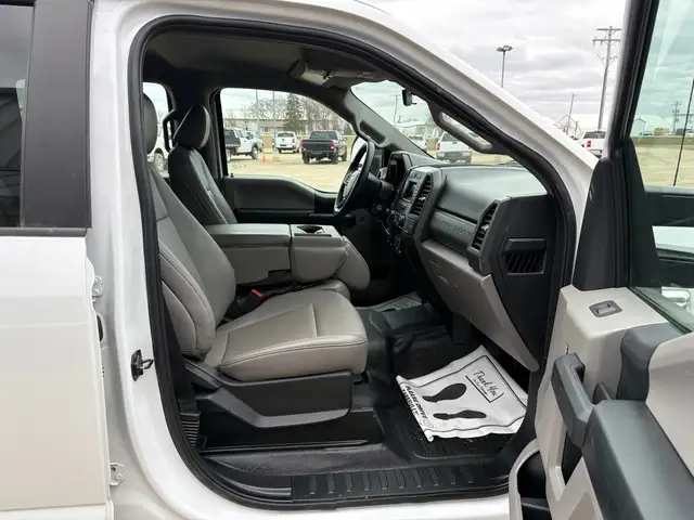 2021 Ford F-350 Crew Cab Service Body 4x4 XL 6.2L - Rebuilt Titl - Photo 16