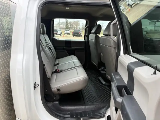 2021 Ford F-350 Crew Cab Service Body 4x4 XL 6.2L - Rebuilt Titl - Photo 17