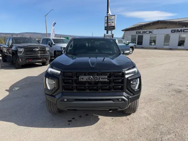 2024 GMC Canyon - Photo 2