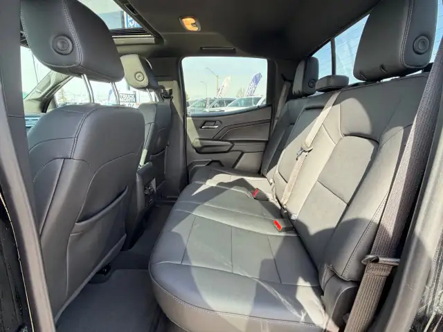 2024 GMC Canyon - Photo 13
