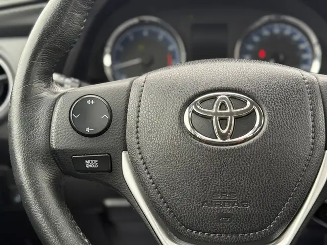 2017 TOYOTA COROLLA LE - Photo 17