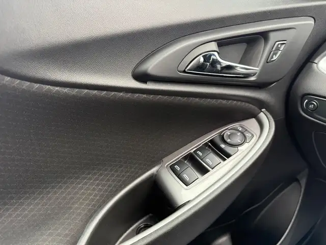 2023 Chevrolet Malibu LT - Photo 18