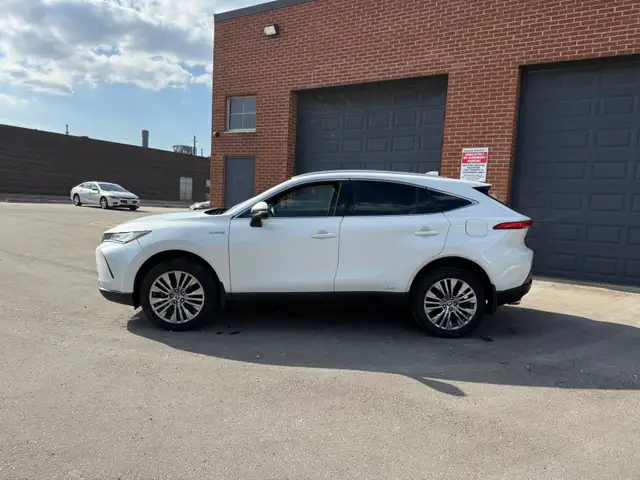 2021 Toyota Venza XLE AWD, ONE OWNER, SUNROOF, NAV, JBL SOUND - Photo 4