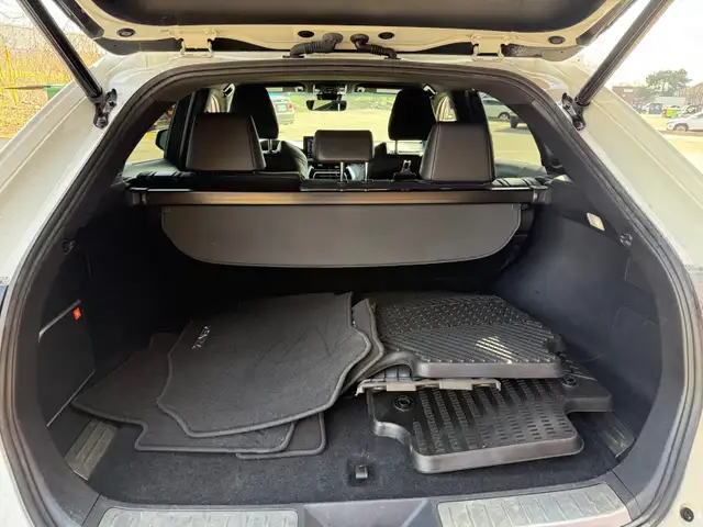 2021 Toyota Venza XLE AWD, ONE OWNER, SUNROOF, NAV, JBL SOUND - Photo 16