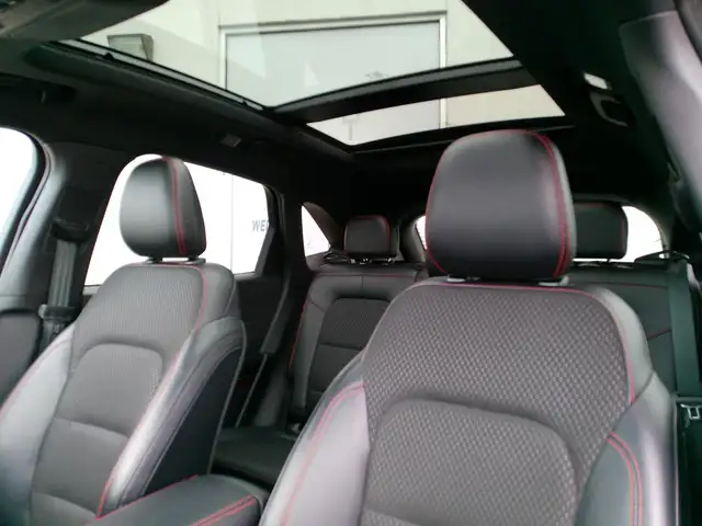 2025 Ford Escape ST-Line FWD for sale - Photo 2