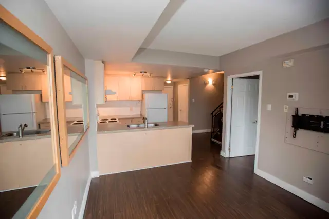 CONDO KENNEDY/SHEPPARD INC: PARKING UTILITIES - Photo 5