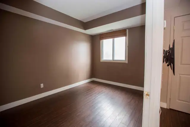 CONDO KENNEDY/SHEPPARD INC: PARKING UTILITIES - Photo 6