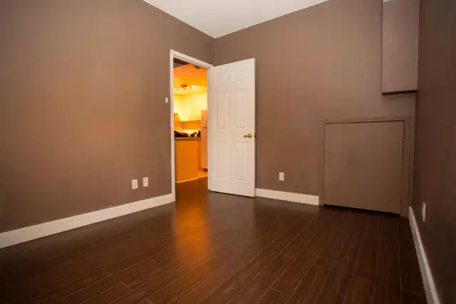 CONDO KENNEDY/SHEPPARD INC: PARKING UTILITIES - Photo 9