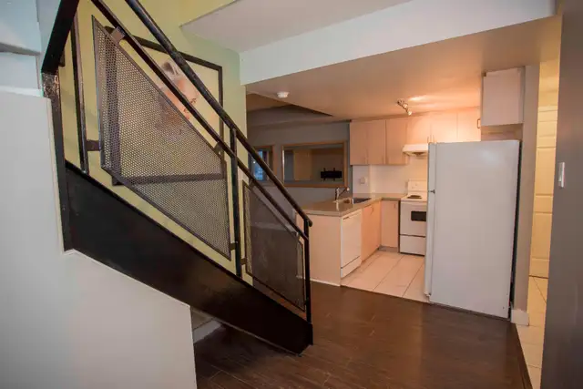 CONDO KENNEDY/SHEPPARD INC: PARKING UTILITIES - Photo 10