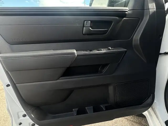 2024 Toyota Tundra - Photo 11