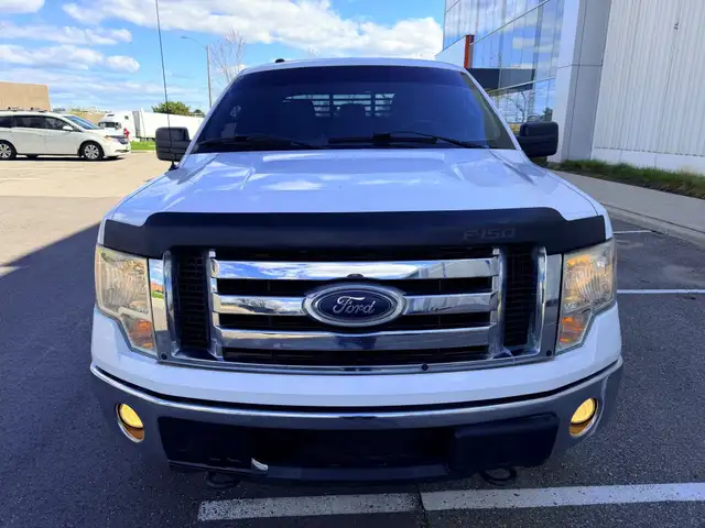2012 Ford F-150 XLT 4x2 Super Cab Styleside 8 ft. box 163 in. WB - Photo 2