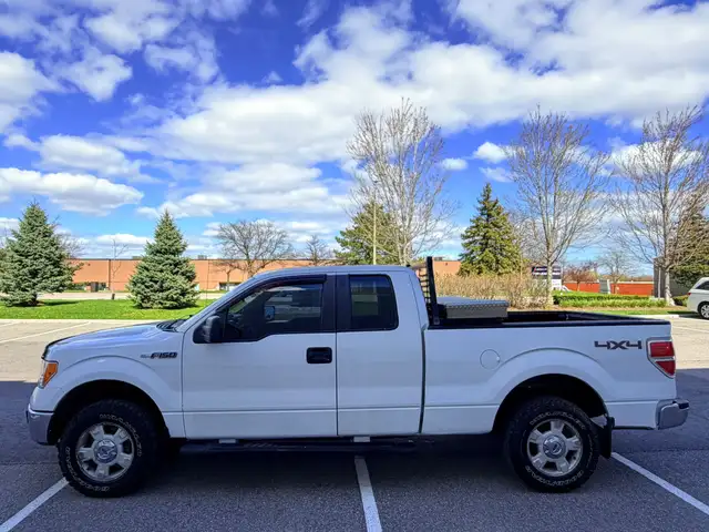 2012 Ford F-150 XLT 4x2 Super Cab Styleside 8 ft. box 163 in. WB - Photo 6
