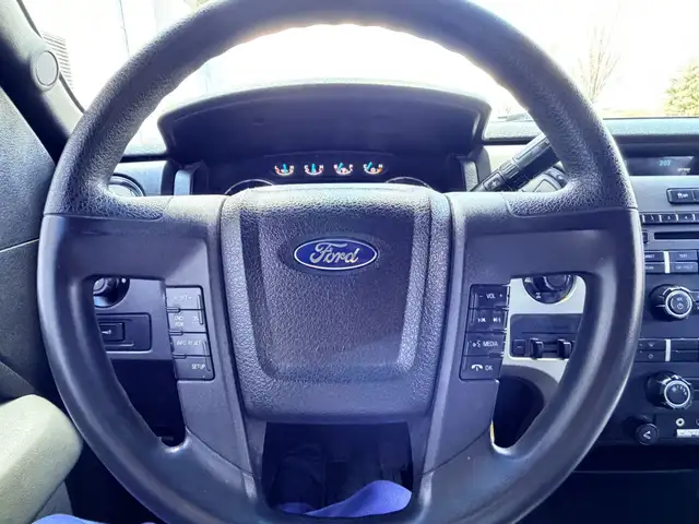 2012 Ford F-150 XLT 4x2 Super Cab Styleside 8 ft. box 163 in. WB - Photo 18