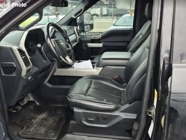 2022 Ford Super Duty F-350 DRW Lariat DRW Crew 4X4 | Dual - Photo 3