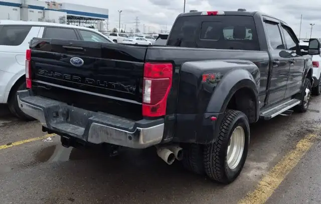 2022 Ford Super Duty F-350 DRW Lariat DRW Crew 4X4 | Dual - Photo 4