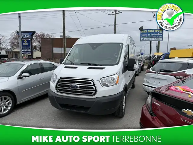 Ford Transit fourgon utilitaire T-250 toit moyen 148 po PNBV de
