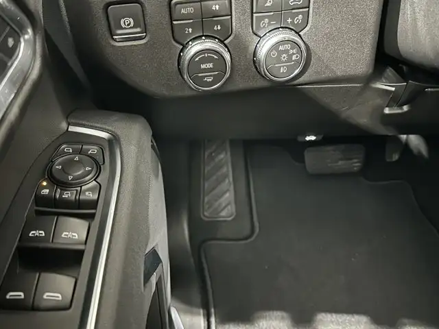 2026 GMC Sierra 3500HD SLT - Photo 17