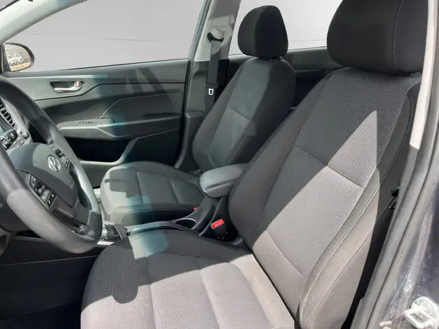 2020 Hyundai Accent PREFERRED | CLEAN CARFAX | APPLE/ANDROID CAR - Photo 8