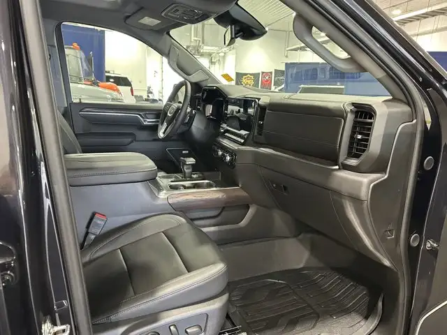 2026 GMC Sierra 1500 SLT - Photo 8
