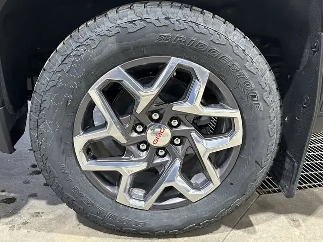 2026 GMC Sierra 1500 SLT - Photo 23