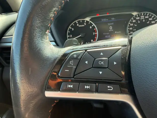 2023 Nissan Altima SR AWD - Photo 10
